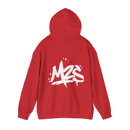 Dos du hoodie rouge M2S Signature avec le logo blanc style graffiti dans le dos.